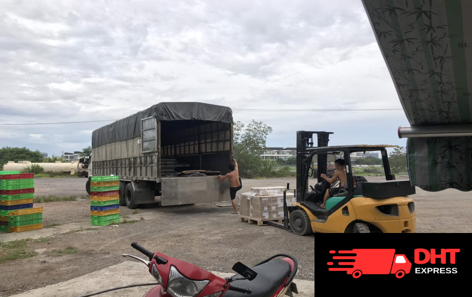 DHT Express sở hữu đội xe tải đa trọng tải từ 1 tấn đến 30 tấn, kết hợp xe đầu kéo, rơ-moóc, container,