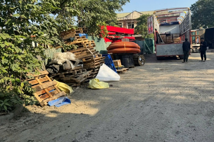 Bãi Xe DHT chuẩn bị gửi hàng vào hà tĩnh